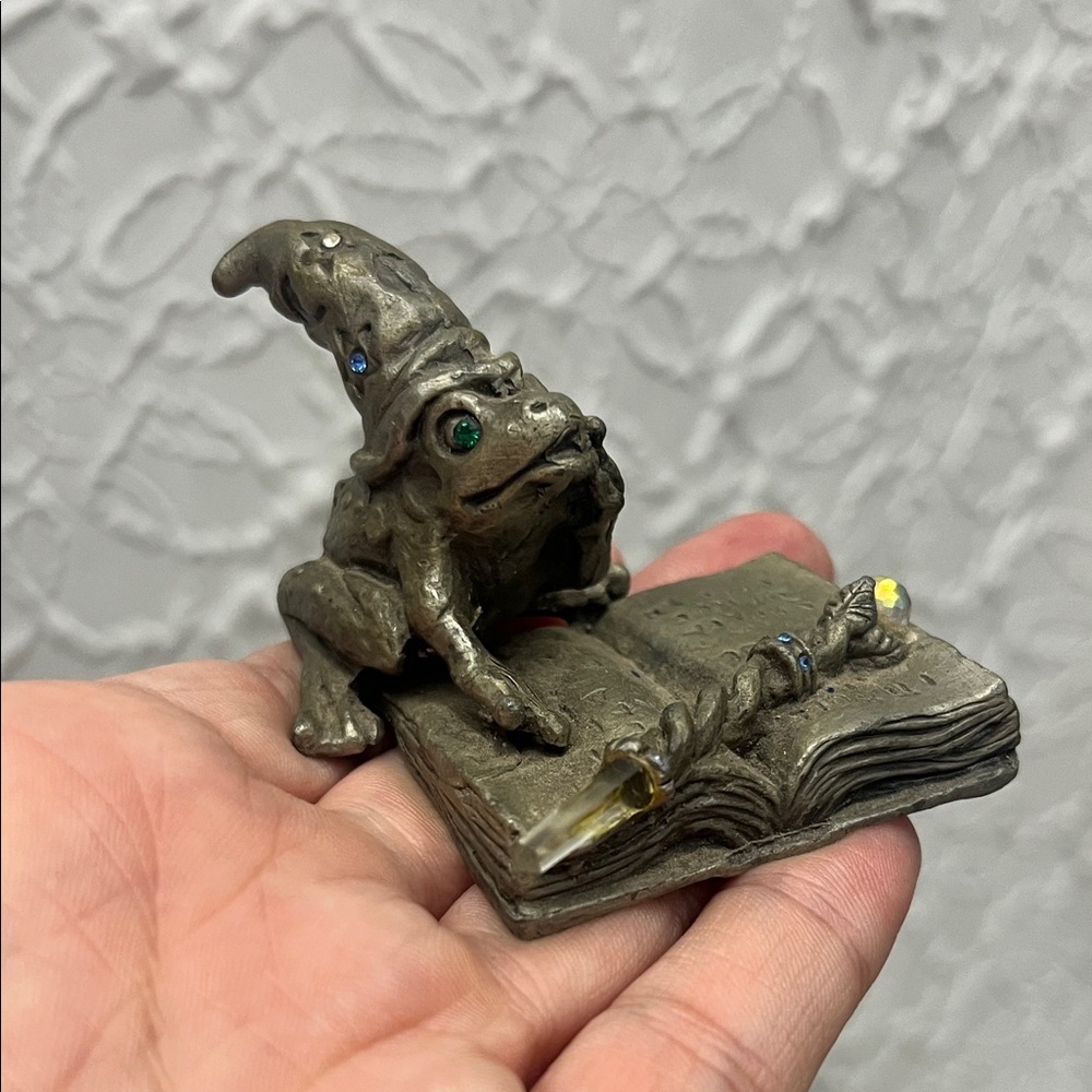 Pewter Frog Wizard Figurine Vintage 1994